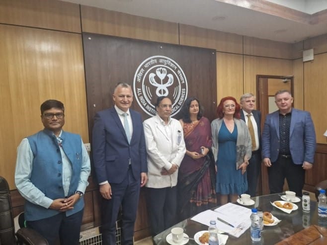 Delegation from two medical faculties from Republic of Srpska visiting India